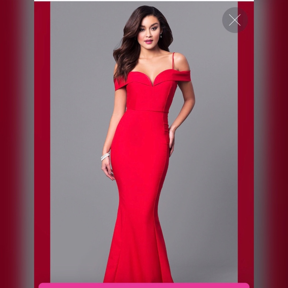 Long Neckline Off the Shoulder Sweetheart Dress